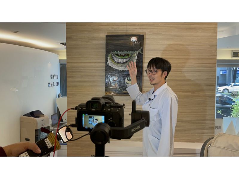 藝術家莊英信先生來到安美牙醫診所